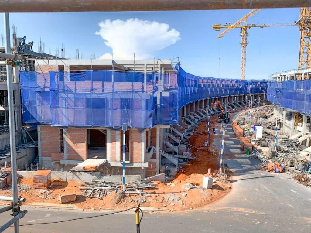 Các dãy nhà phố đã thi công đến tầng 3, 4